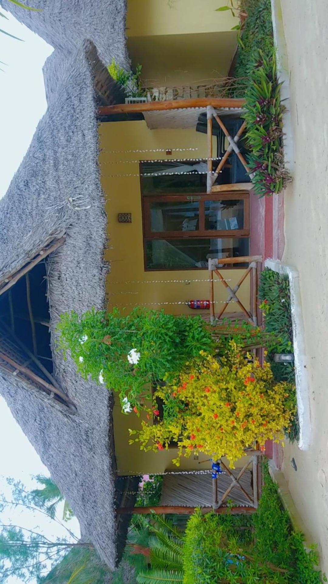 Amber Lodge พองเว ภายนอก รูปภาพ